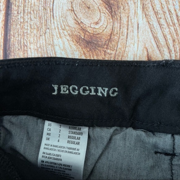 American Eagle Super Stretch X Black Distressed Jeggings size 2 regular - Picture 9 of 14